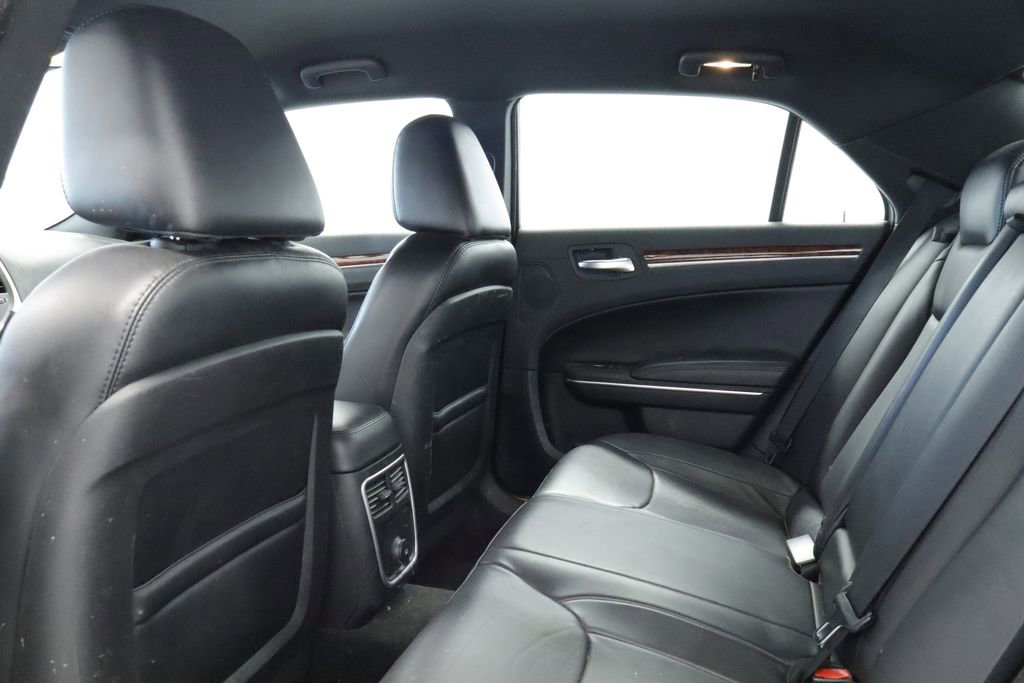 Thumbnail: 2014 Chrysler 300 - 29