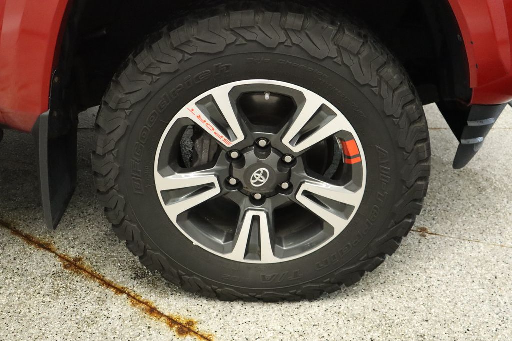 Thumbnail: 2017 Toyota Tacoma - 18