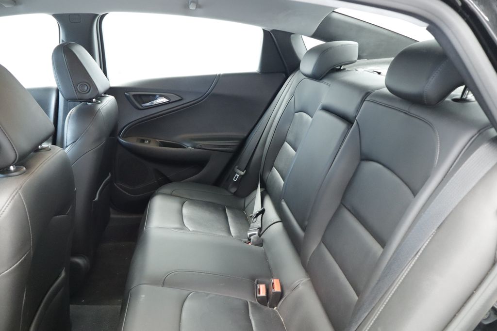 Thumbnail: 2017 Chevrolet Malibu - 19