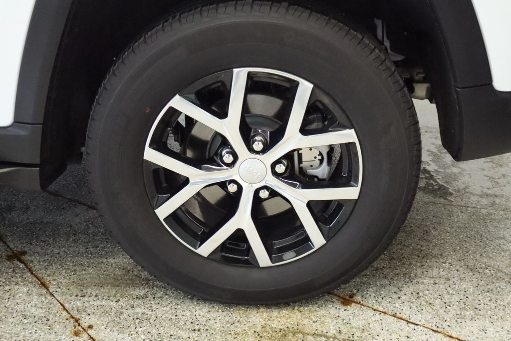 Thumbnail: 2025 Jeep Grand Cherokee - 15