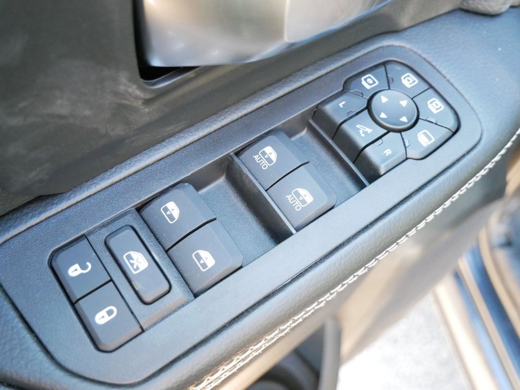 Thumbnail: 2026 RAM 2500 - 33