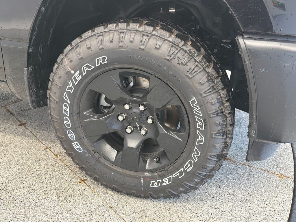 Thumbnail: 2026 RAM 1500 - 8