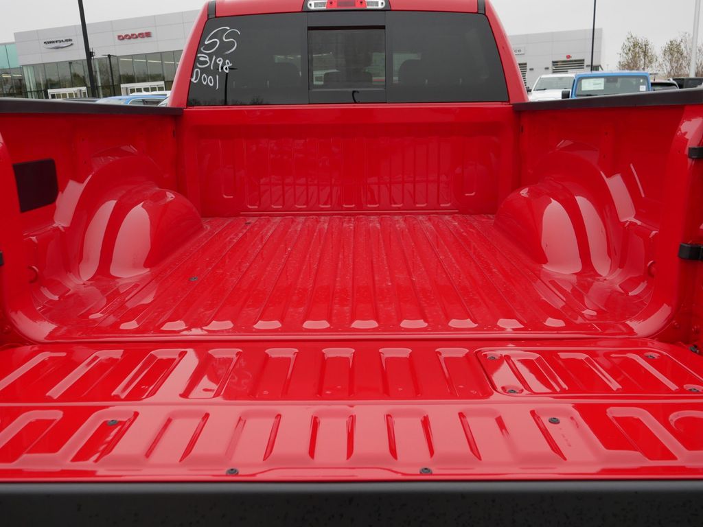 Thumbnail: 2025 RAM 1500 - 28