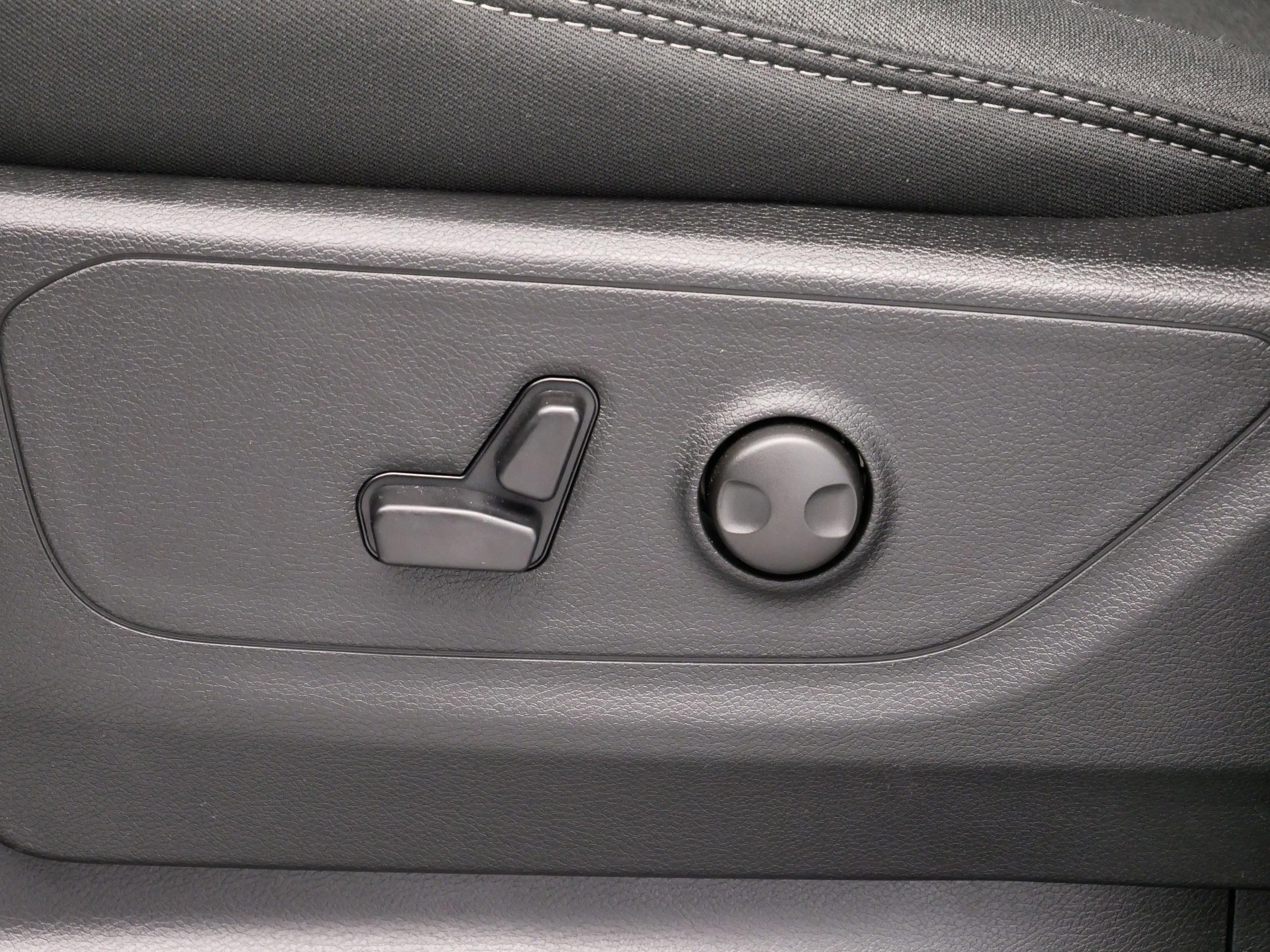 Thumbnail: 2026 RAM 1500 - 16