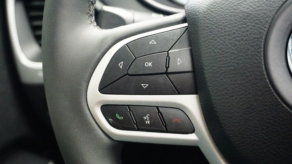 Thumbnail: 2022 Jeep Cherokee - 36