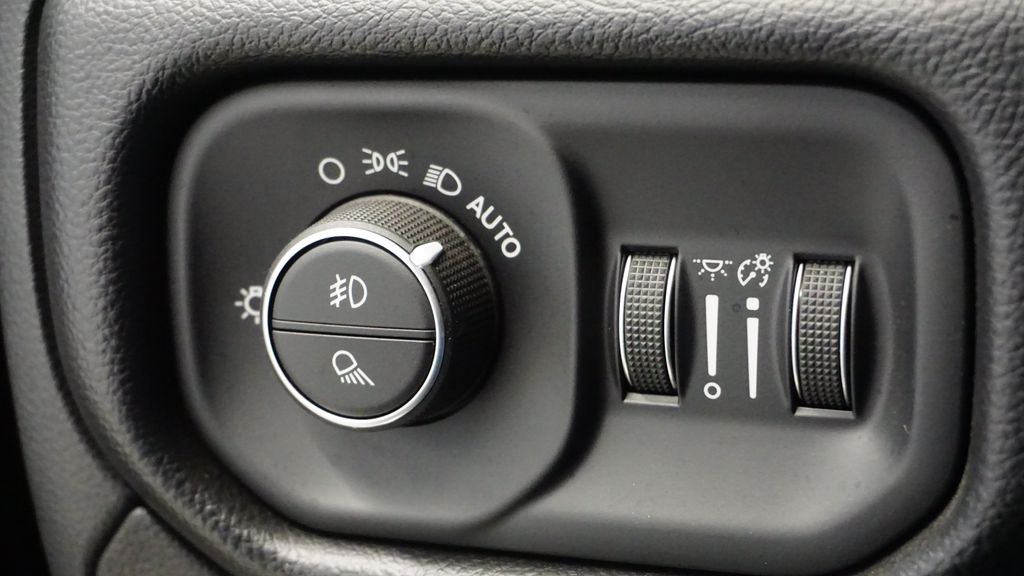 Thumbnail: 2022 RAM 1500 - 33