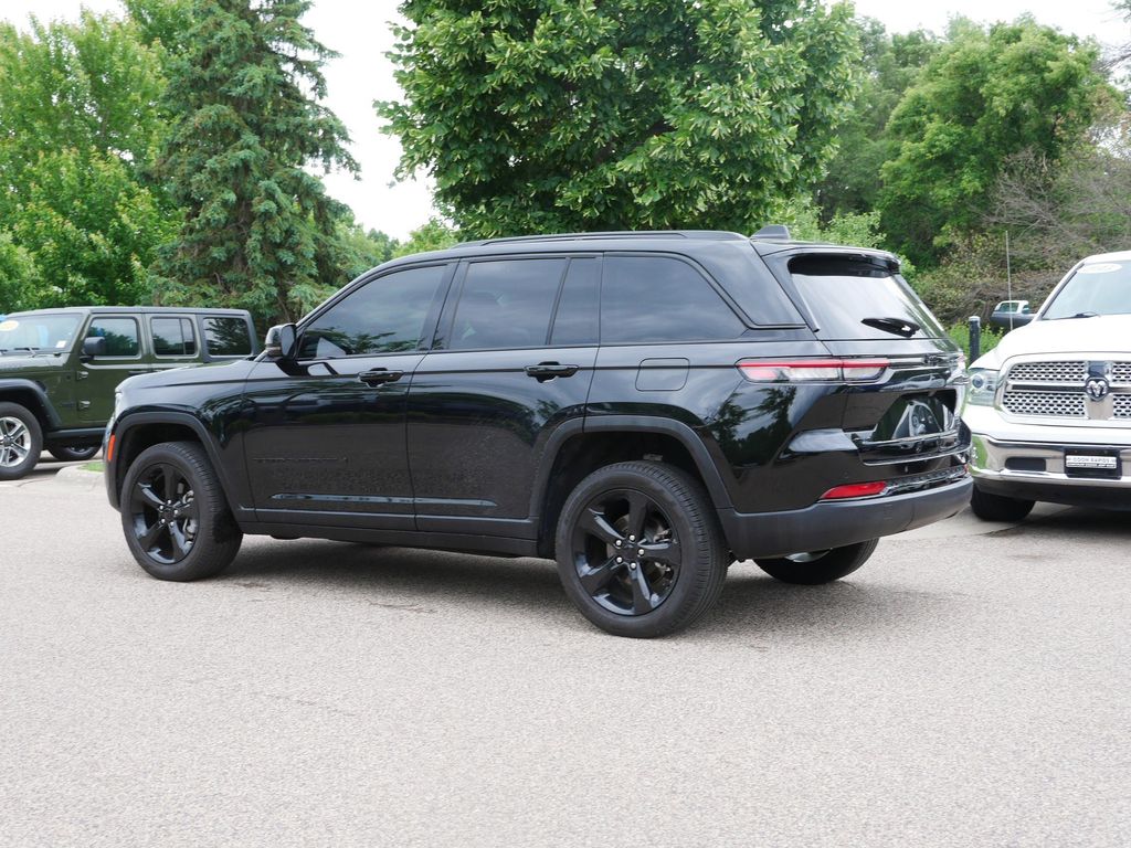 2023 Jeep Grand Cherokee Limited Edition 9