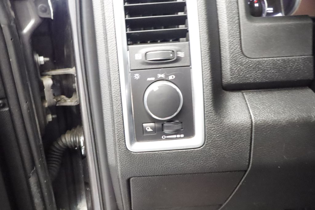 Thumbnail: 2021 RAM 1500 Classic - 25