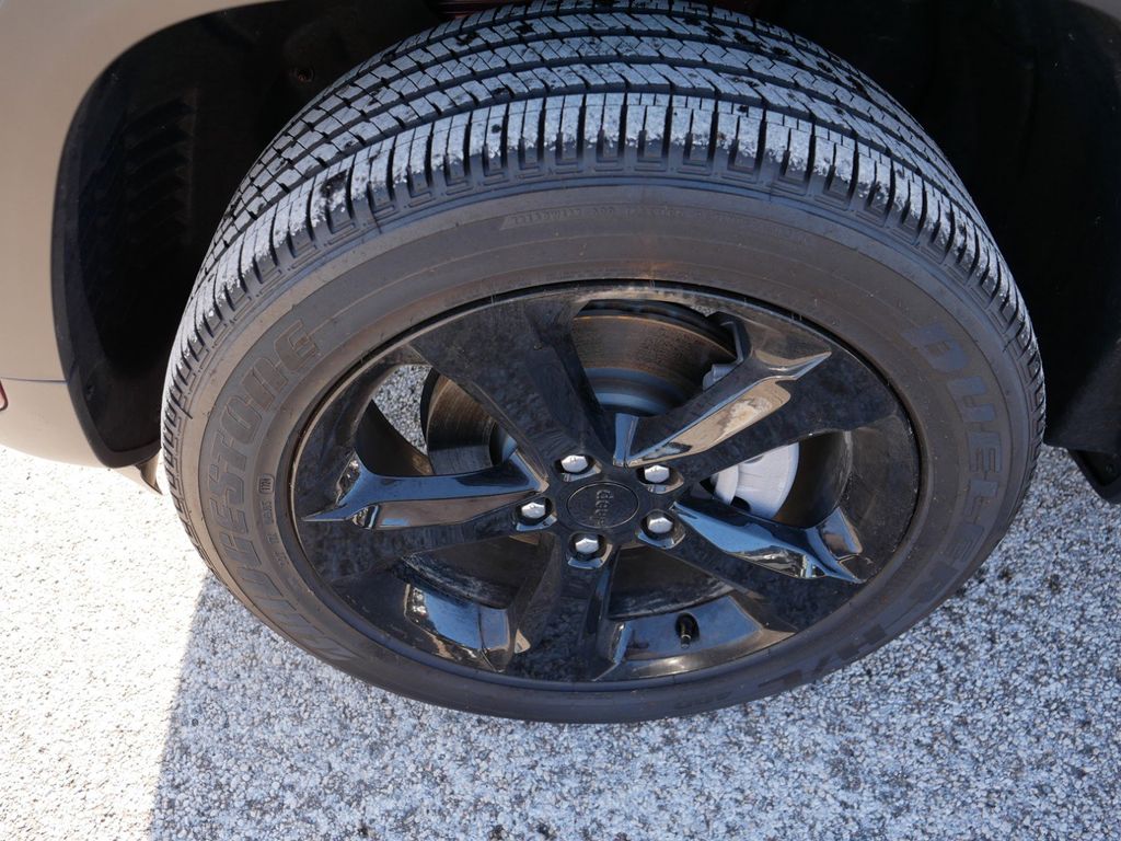 Thumbnail: 2024 Jeep Grand Cherokee - 21