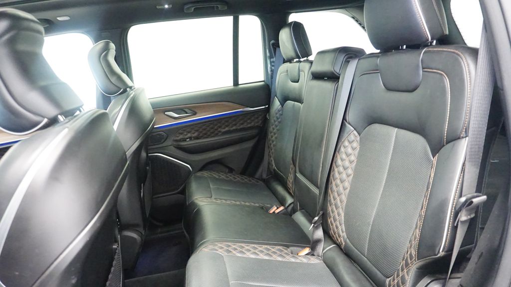 Thumbnail: 2022 Jeep Grand Cherokee - 18