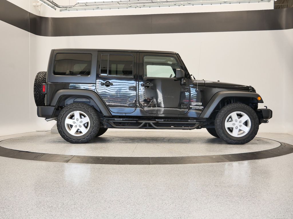 Thumbnail: 2017 Jeep Wrangler - 8