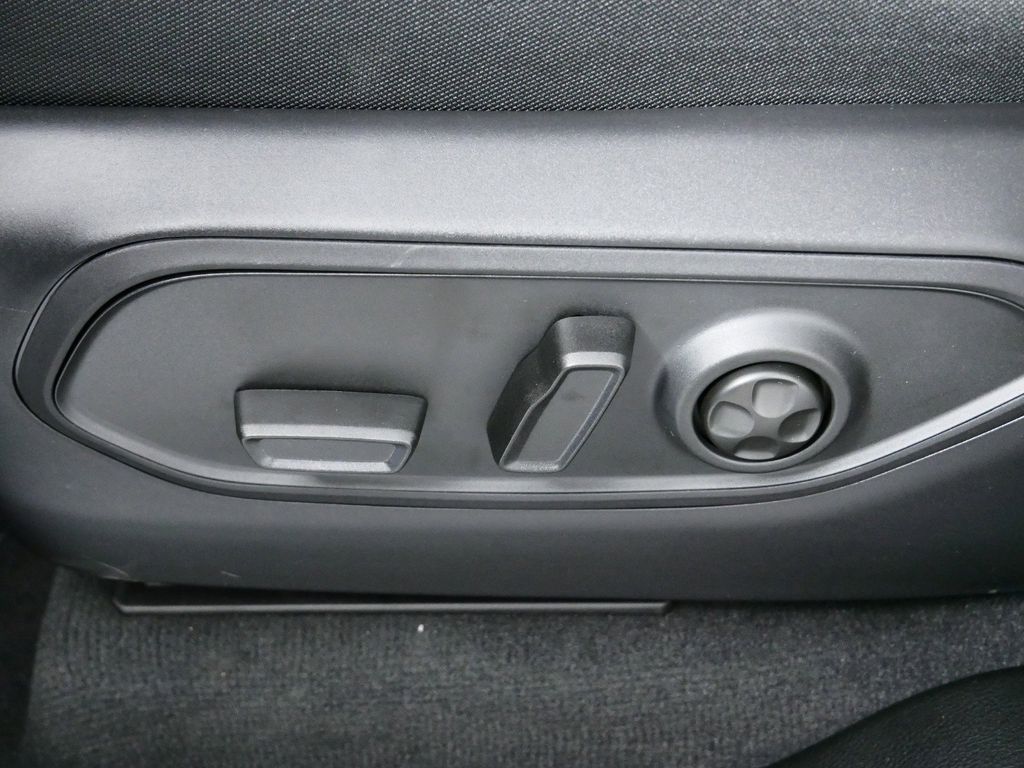 Thumbnail: 2024 Jeep Grand Cherokee - 39