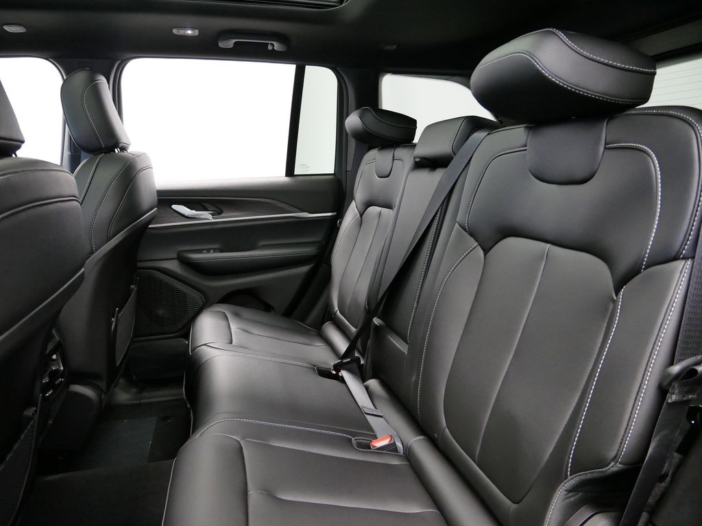 Thumbnail: 2025 Jeep Grand Cherokee - 8