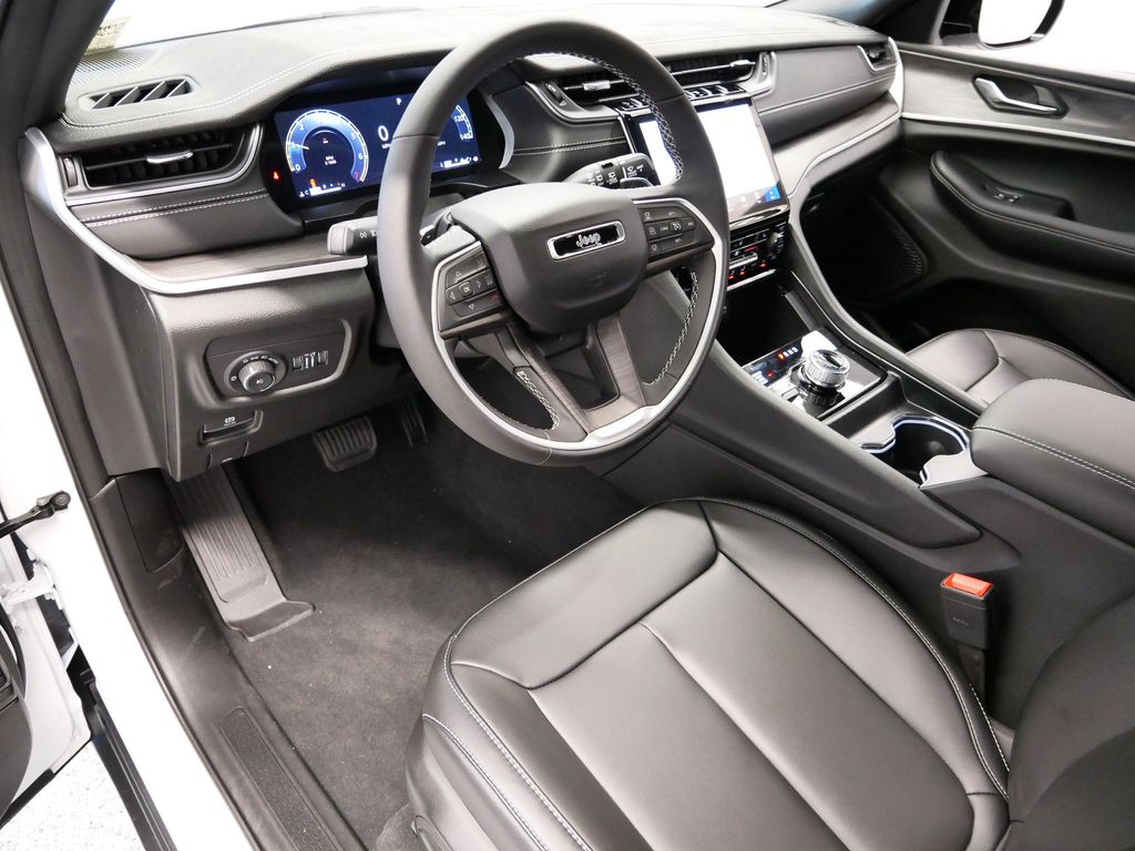 Thumbnail: 2025 Jeep Grand Cherokee - 2