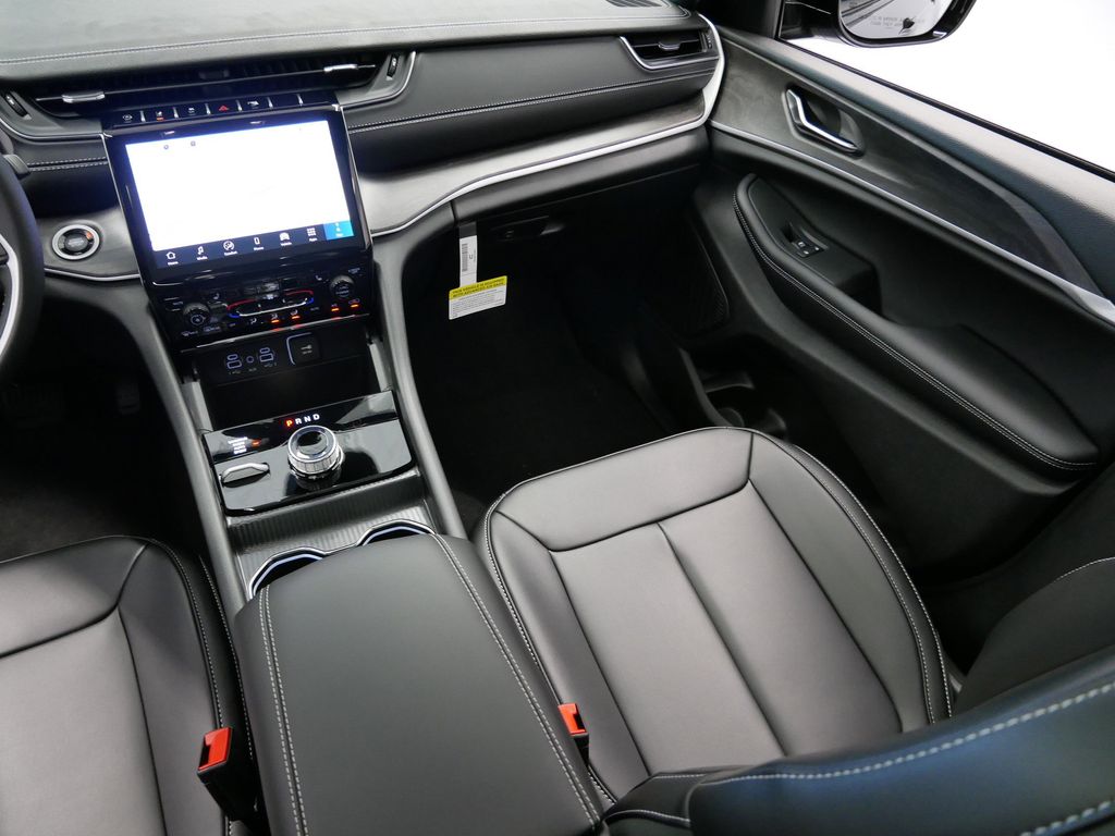 Thumbnail: 2025 Jeep Grand Cherokee - 20