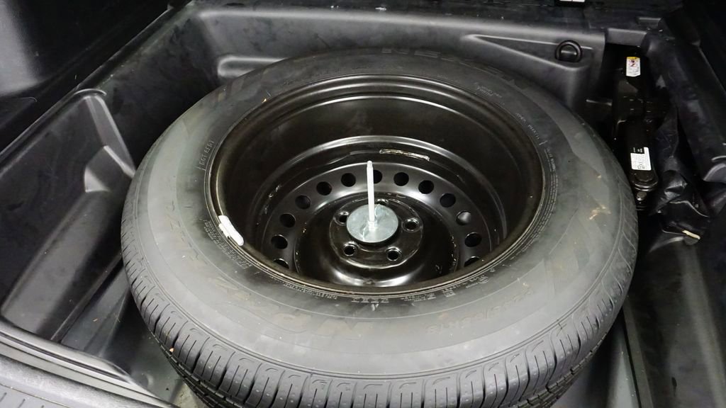 Thumbnail: 2023 Jeep Grand Cherokee - 19