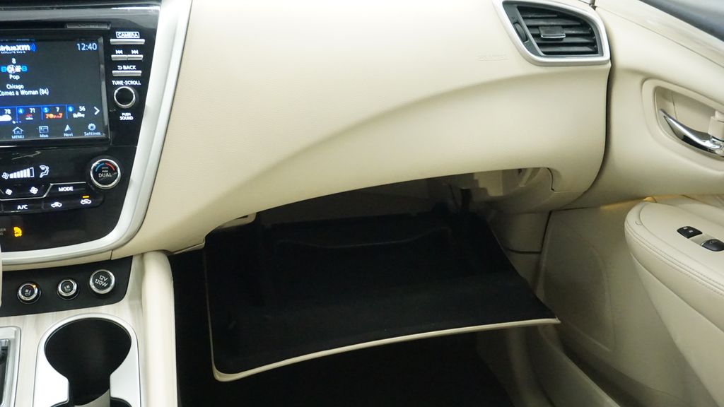 Thumbnail: 2017 Nissan Murano - 24