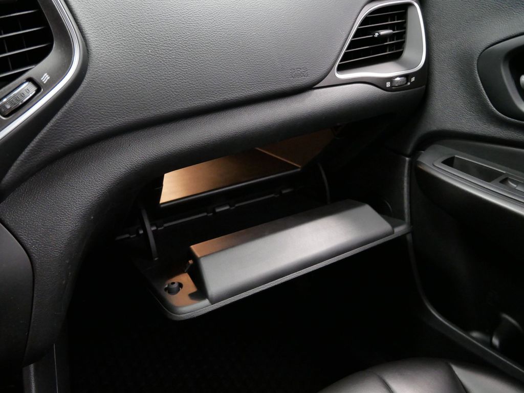 Thumbnail: 2022 Jeep Cherokee - 46