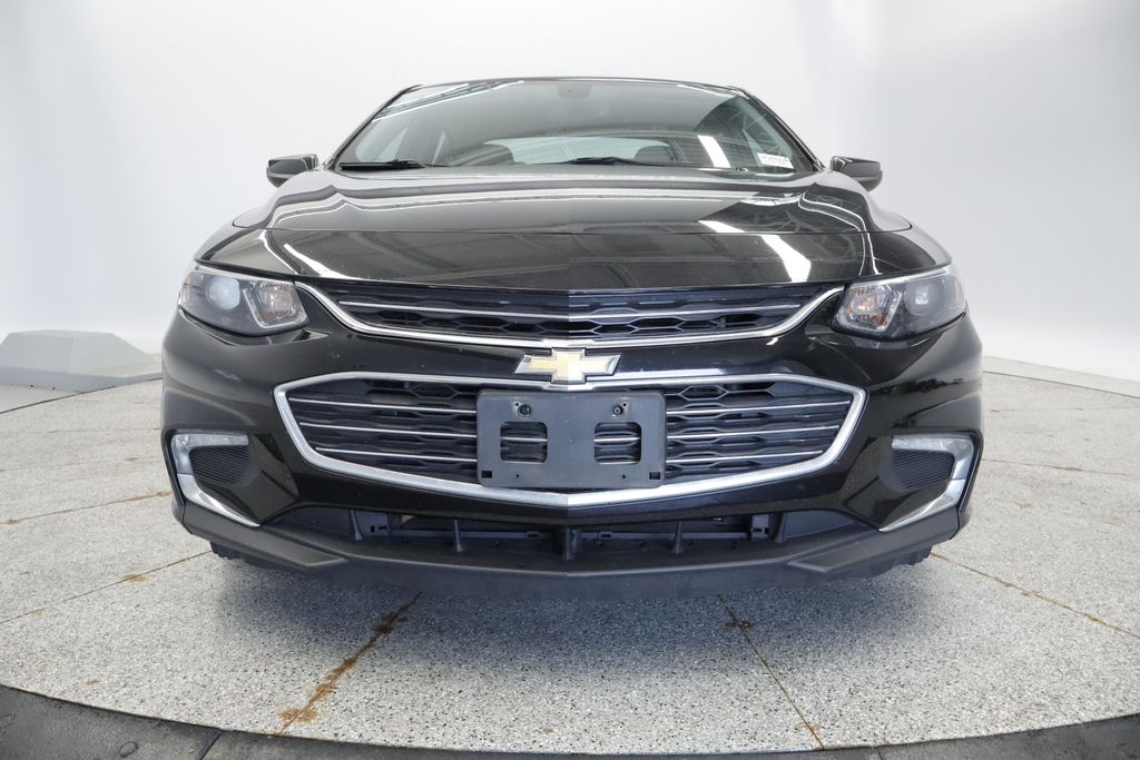 Thumbnail: 2017 Chevrolet Malibu - 9