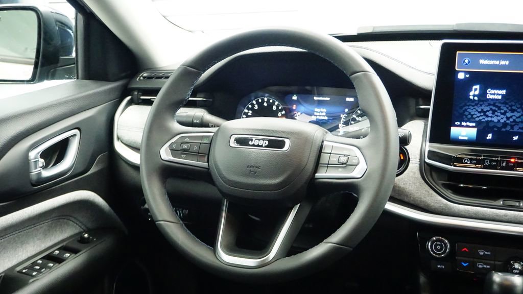 Thumbnail: 2022 Jeep Compass - 20