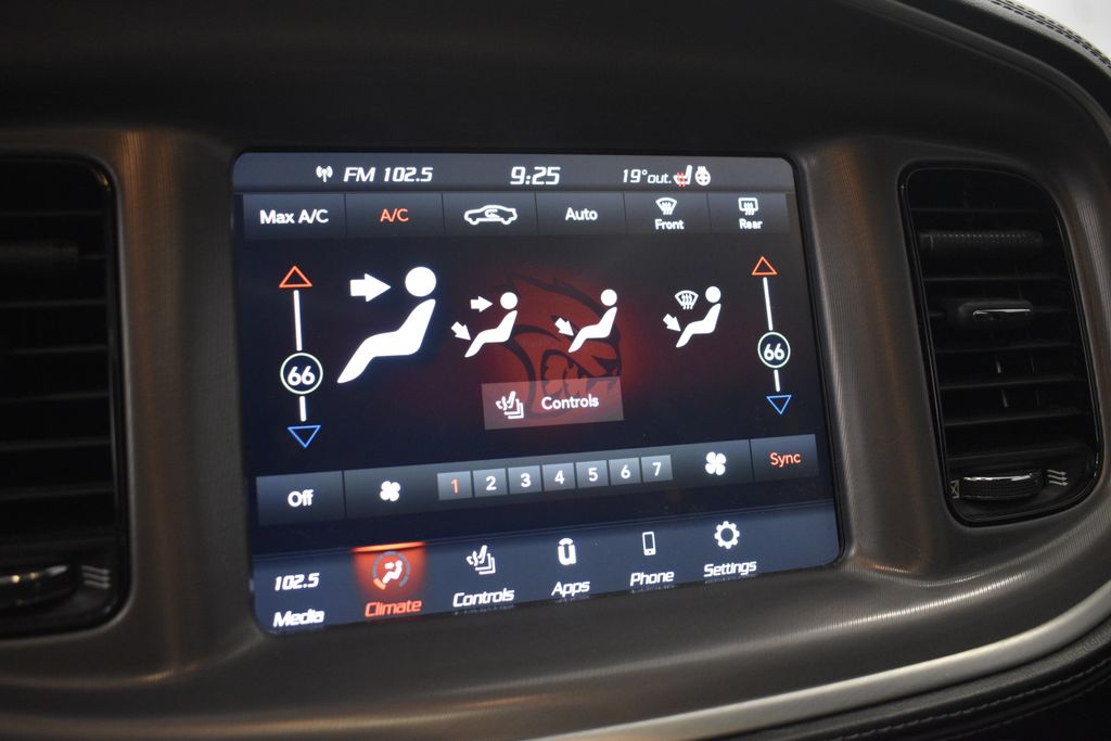 Thumbnail: 2022 Dodge Charger - 40