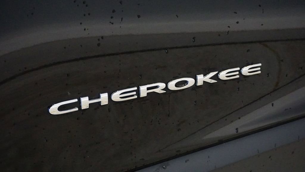 Thumbnail: 2017 Jeep Cherokee - 15