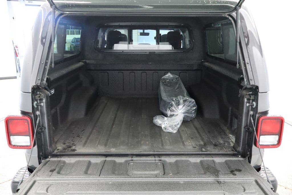 Thumbnail: 2023 Jeep Gladiator - 19