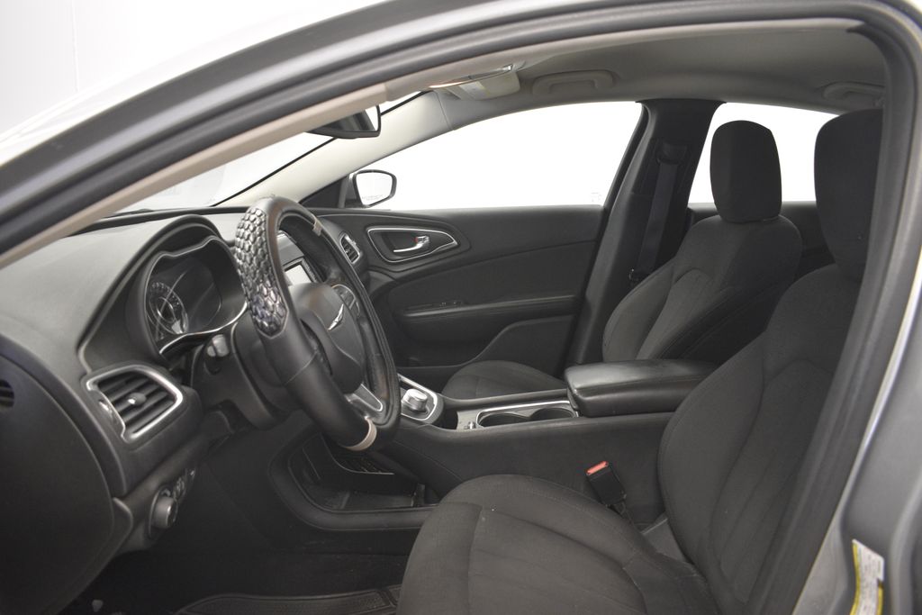 Thumbnail: 2015 Chrysler 200 - 14