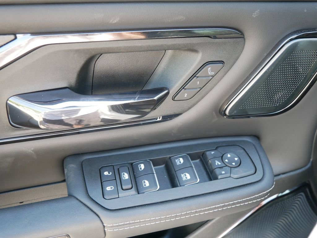 Thumbnail: 2025 RAM 1500 - 32