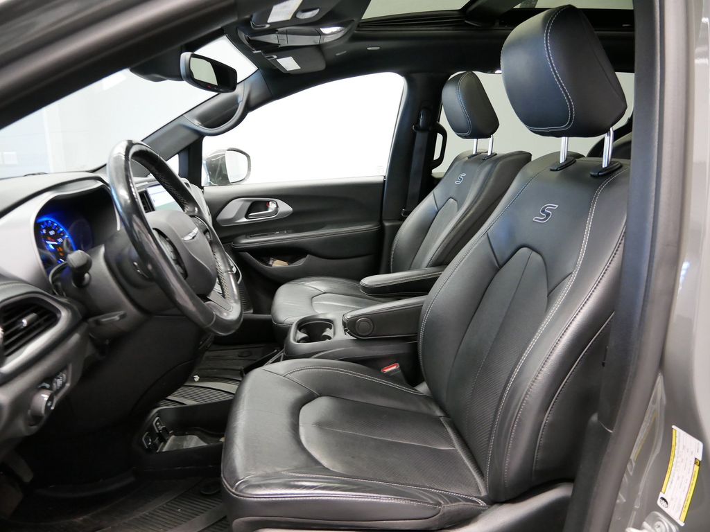 Thumbnail: 2021 Chrysler Pacifica - 23