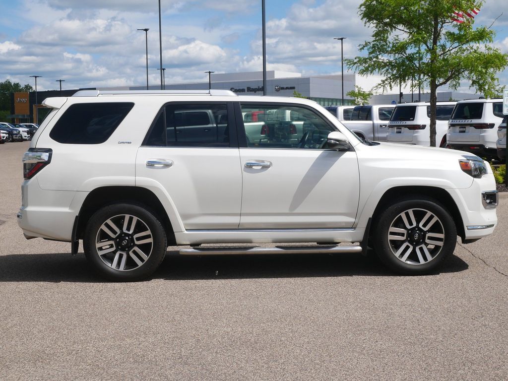 Thumbnail: 2019 Toyota 4Runner - 7