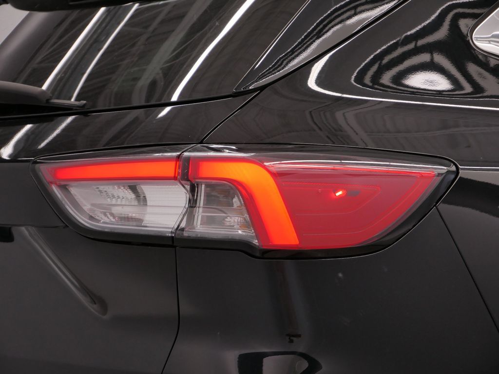 Thumbnail: 2022 Ford Escape - 20