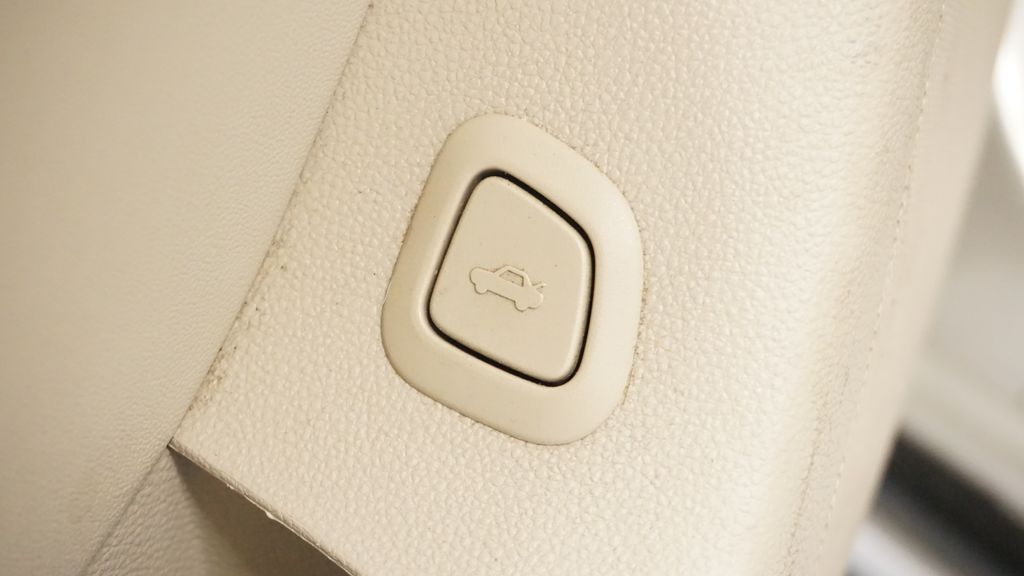 Thumbnail: 2015 Buick LaCrosse - 33