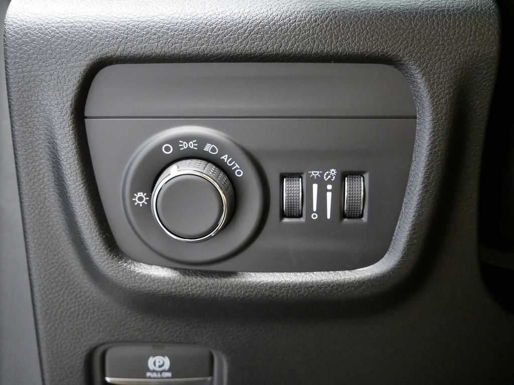 Thumbnail: 2025 Jeep Grand Cherokee - 24