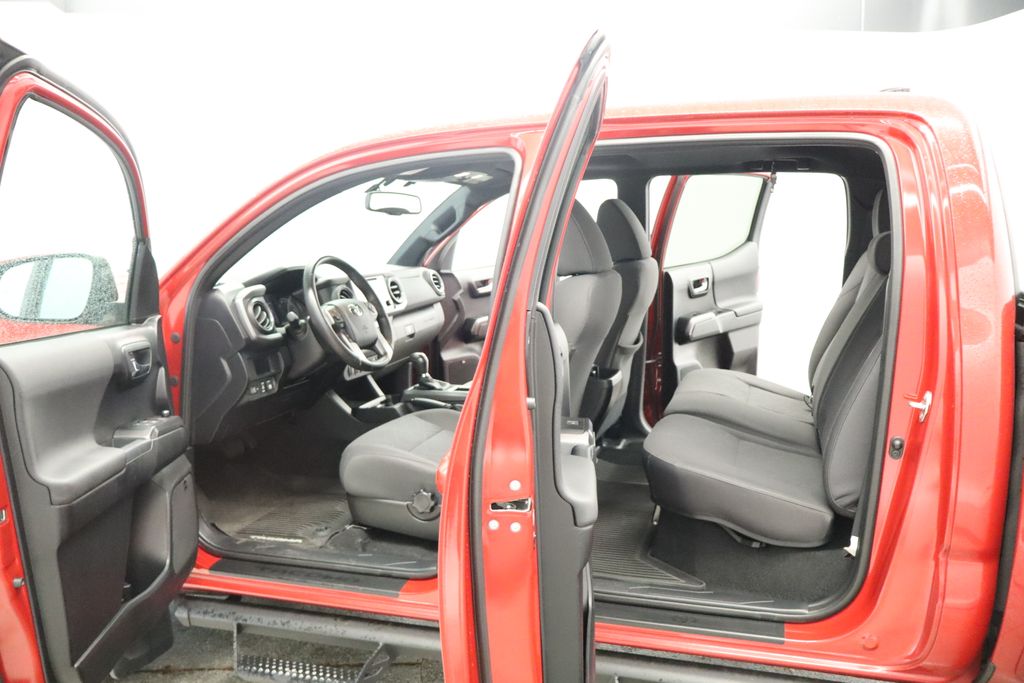 Thumbnail: 2017 Toyota Tacoma - 24