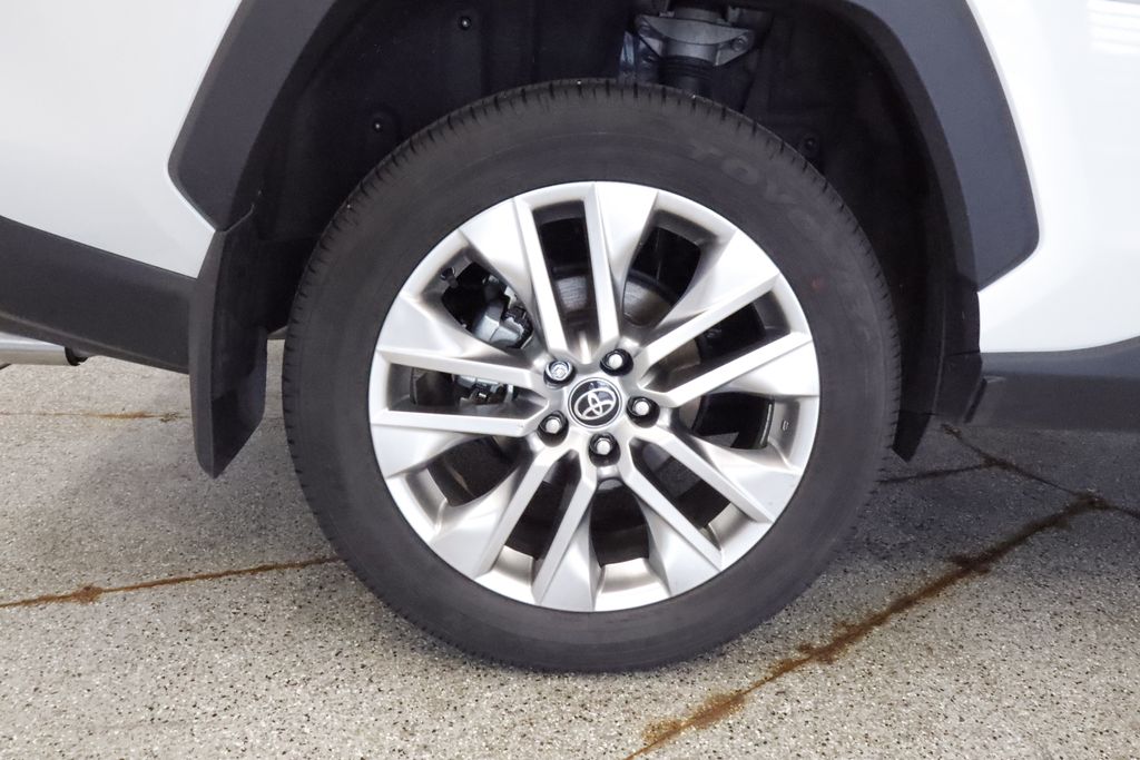 Thumbnail: 2025 Toyota RAV4 - 10