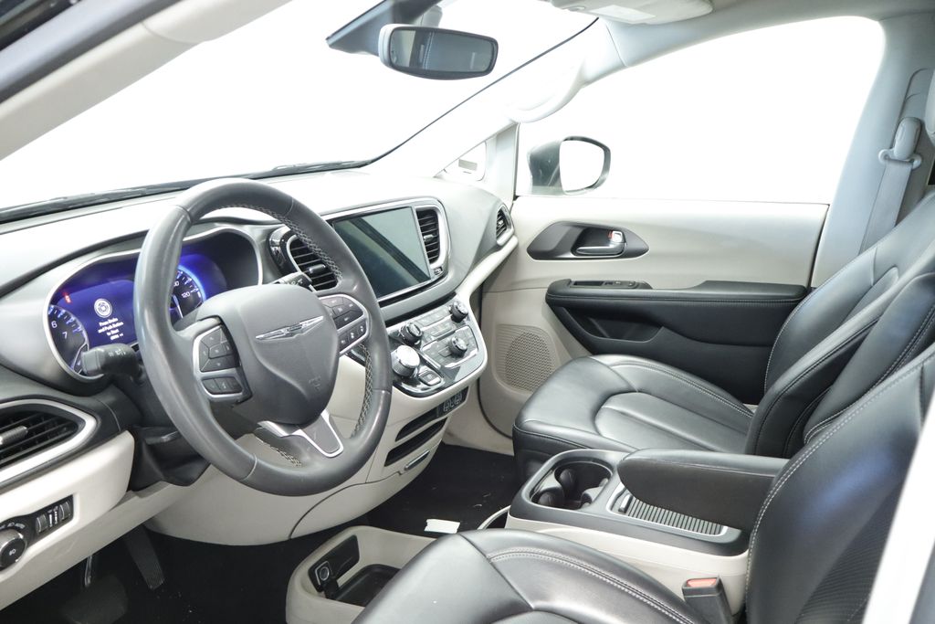Thumbnail: 2023 Chrysler Pacifica - 26