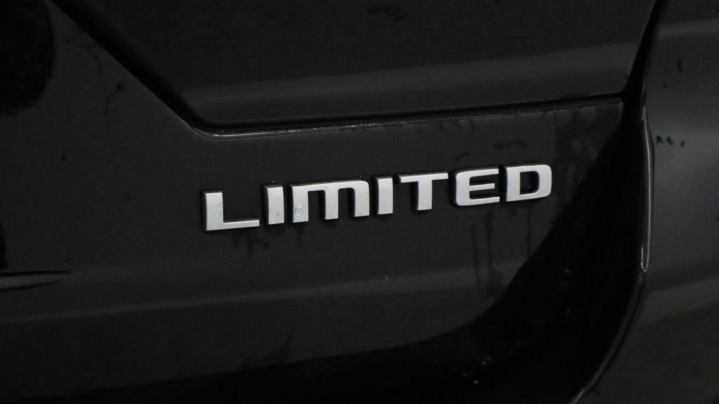 Thumbnail: 2023 Jeep Grand Cherokee - 14