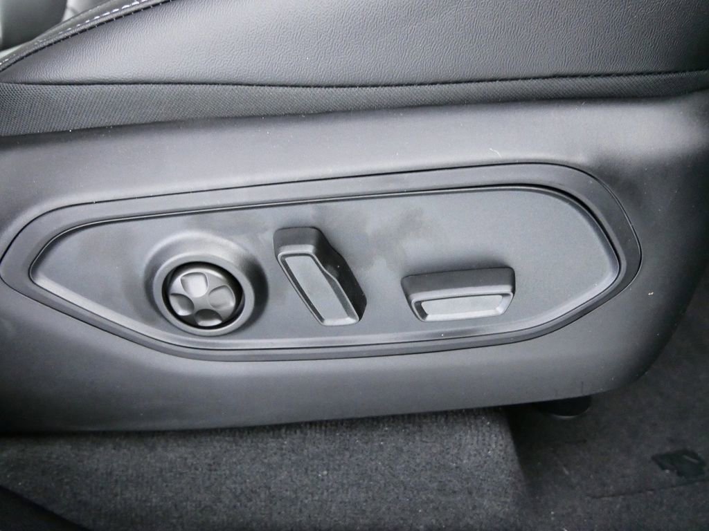 Thumbnail: 2025 Jeep Grand Cherokee - 24