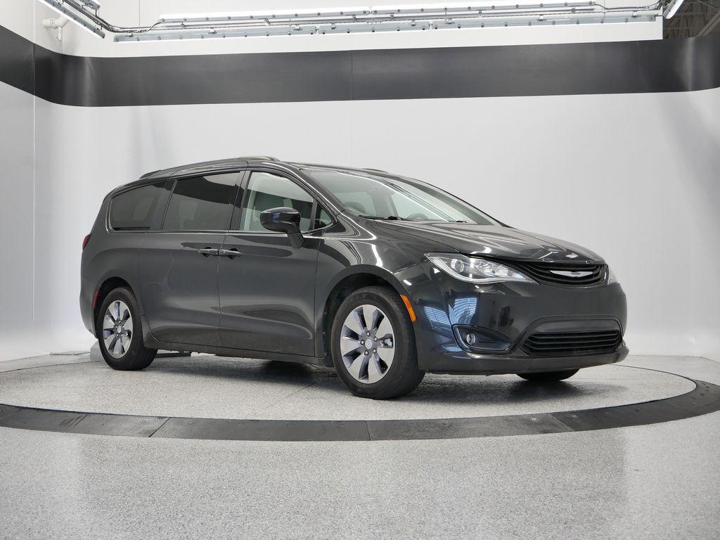 Thumbnail: 2018 Chrysler Pacifica - 10
