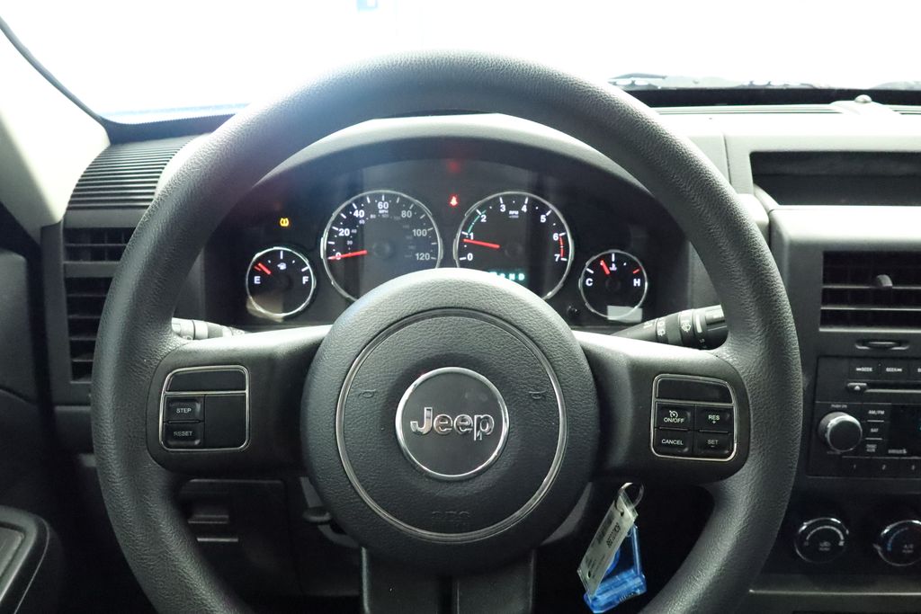 Thumbnail: 2012 Jeep Liberty - 27