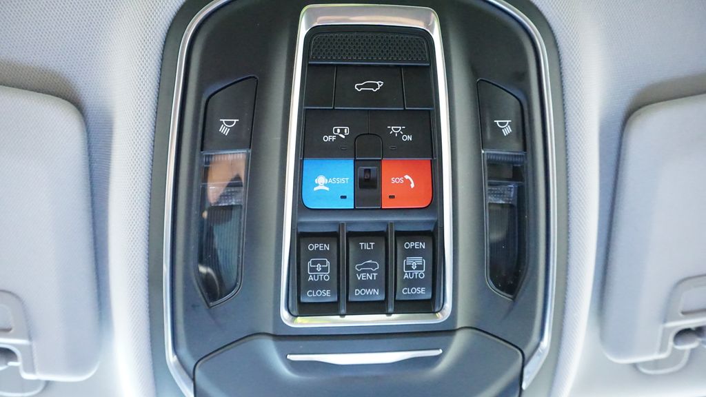 Thumbnail: 2022 Jeep Grand Cherokee - 39