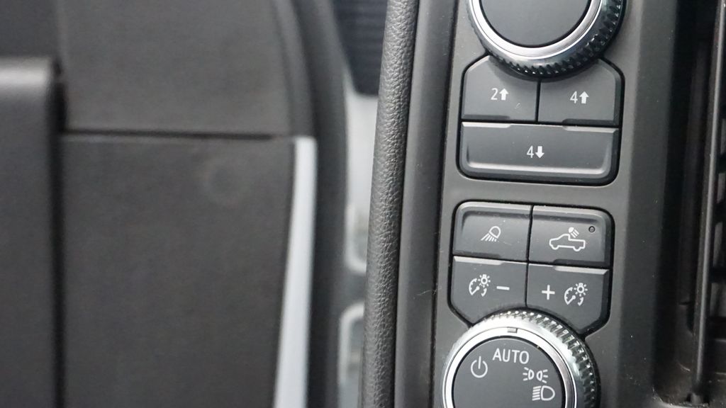 Thumbnail: 2024 GMC Sierra 3500 - 28