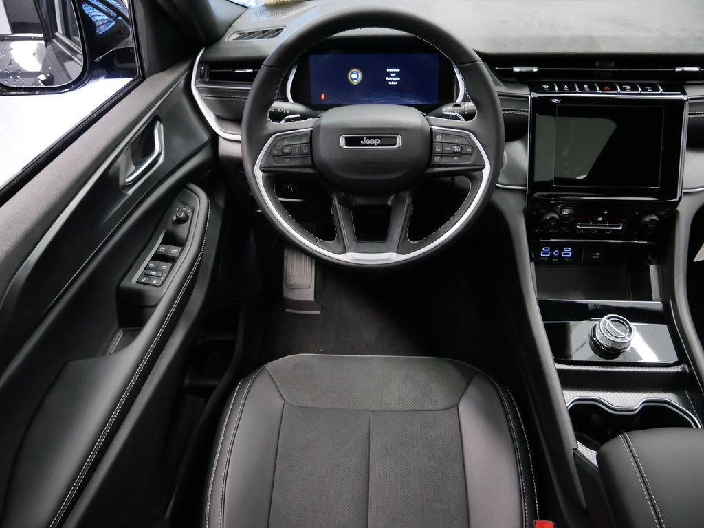 Thumbnail: 2025 Jeep Grand Cherokee - 17