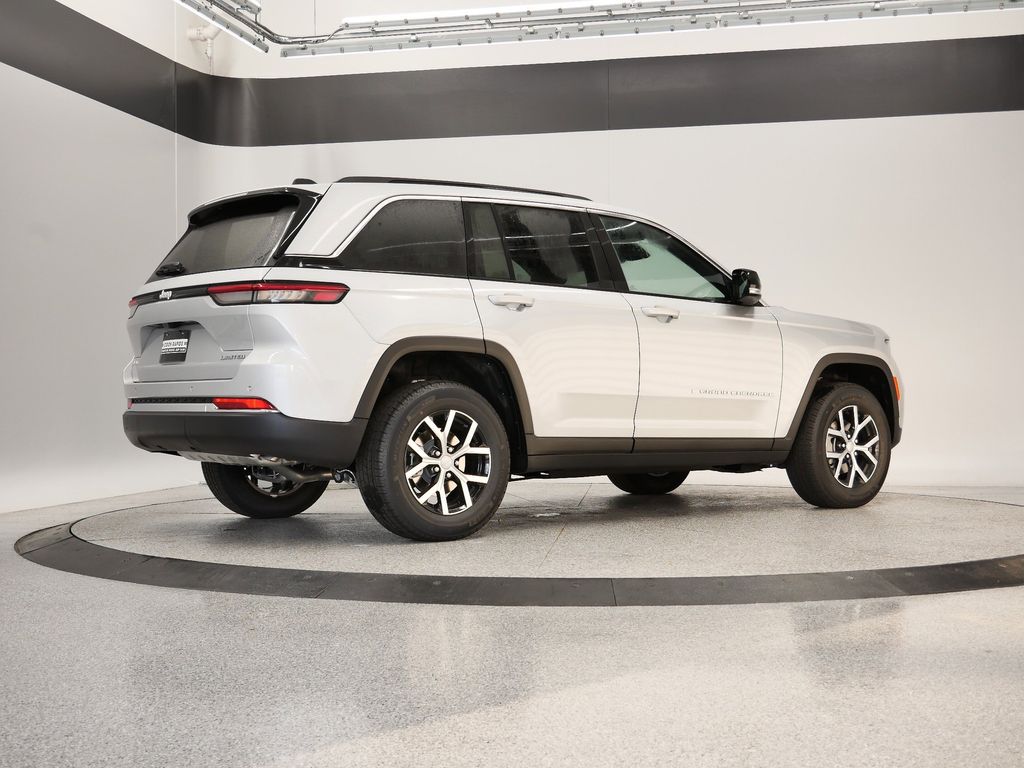 Thumbnail: 2025 Jeep Grand Cherokee - 46