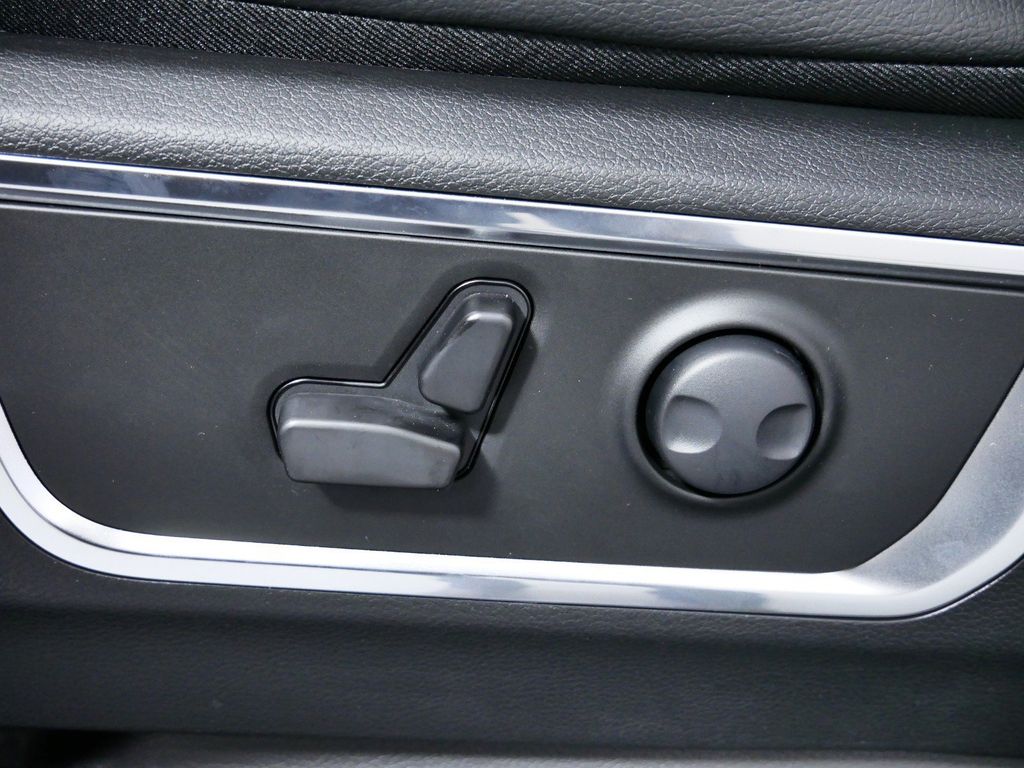 Thumbnail: 2025 RAM 1500 - 37