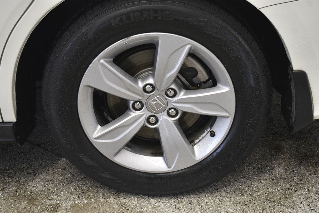 Thumbnail: 2019 Honda Odyssey - 21