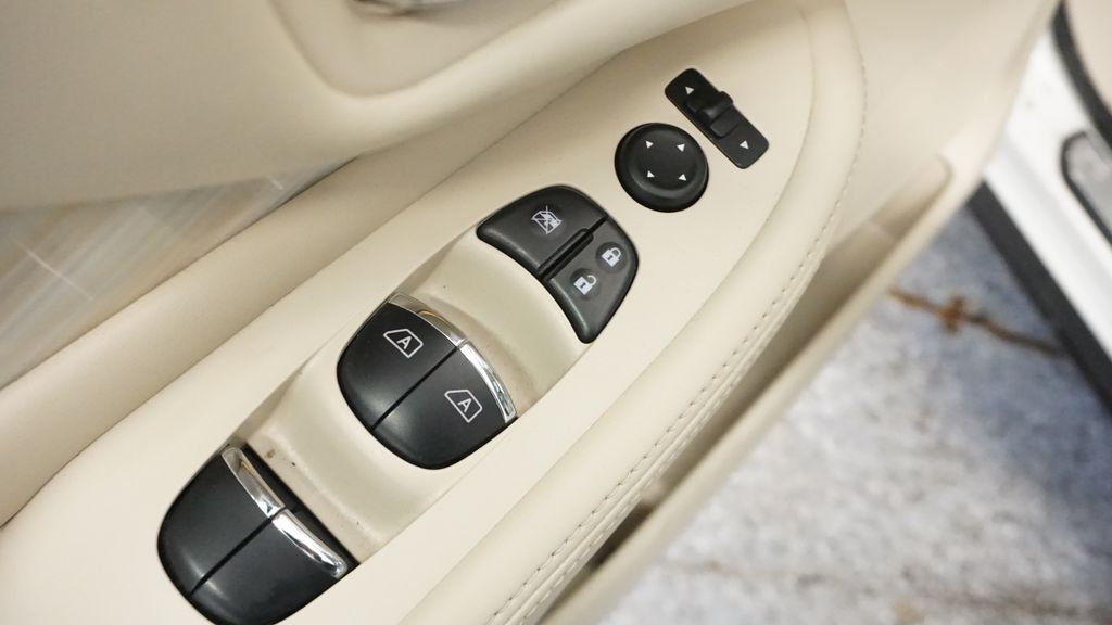 Thumbnail: 2017 Nissan Murano - 27