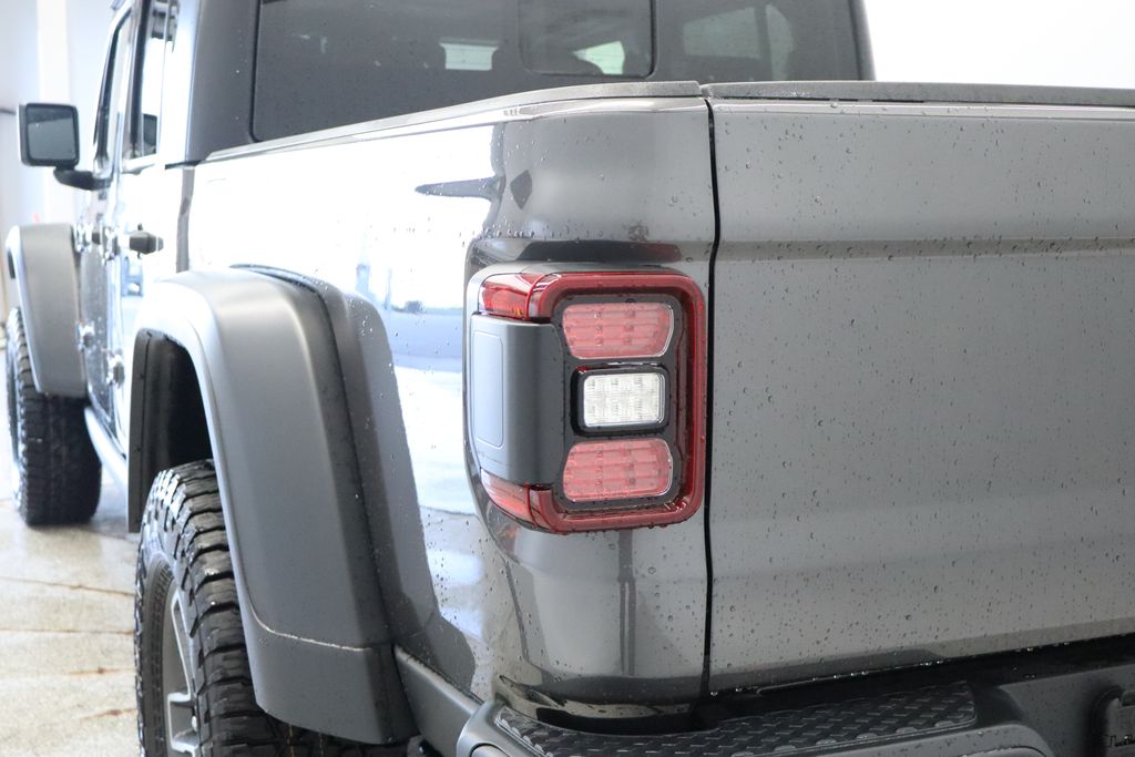 Thumbnail: 2026 Jeep Gladiator - 19