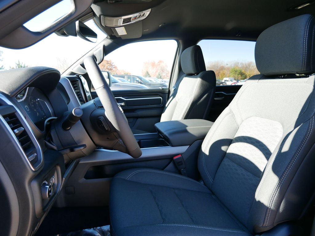 Thumbnail: 2026 RAM 1500 - 32